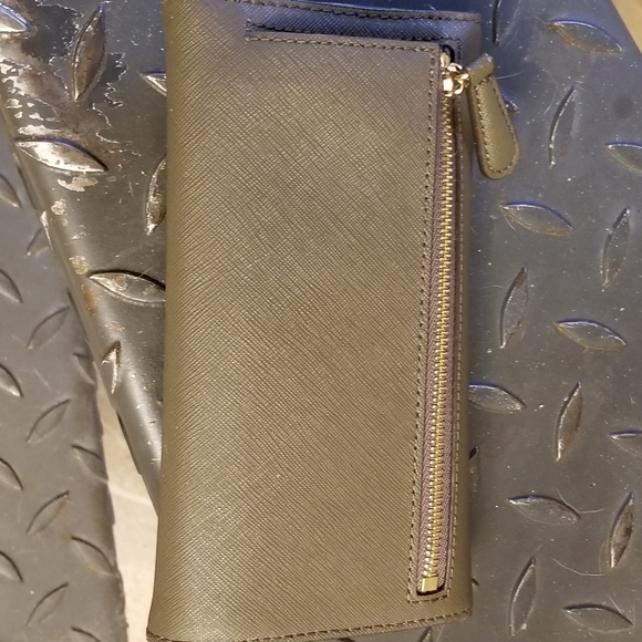 Michael Kors Jet Set Large Trifold Wallet - Picture 3 of 3